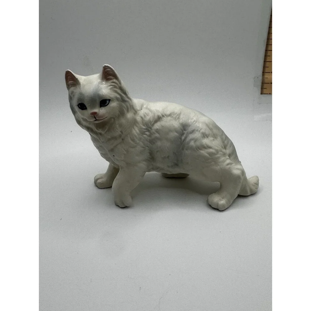 Vintage White Persian Cat figurine Blue eyes‎